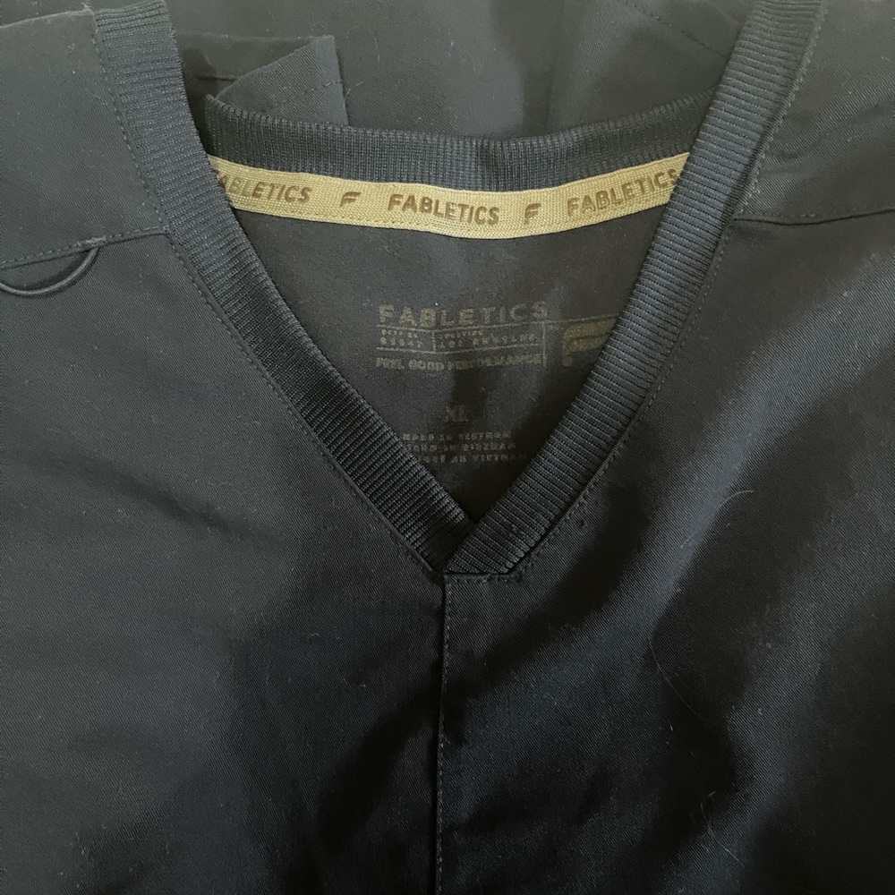 Navy blue scrub set - Picture 2 of 3